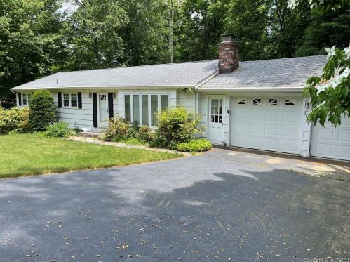 112 Poplar Dr, Huntington, CT 06484-2021
