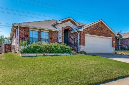 717 Kentucky Derby Ln, Fort Worth TX  76179-7317 exterior