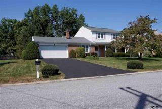 2540 Primrose Ln, York, PA 17404-1226