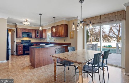 1405 Swan Ln, Harrison Township, NJ 08062-3245