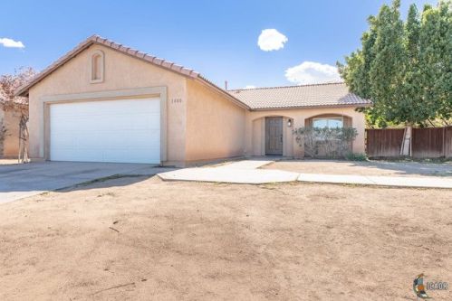 1080 Spud Moreno St, Calexico, CA 92231-4509