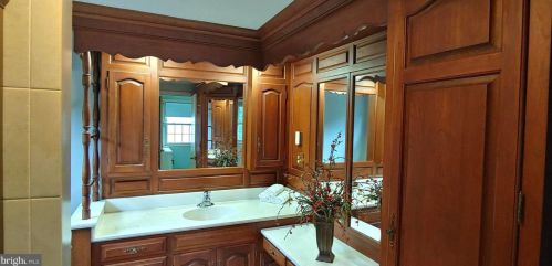 2608 Beechwood Rd, Lancaster PA  17601-4802 exterior