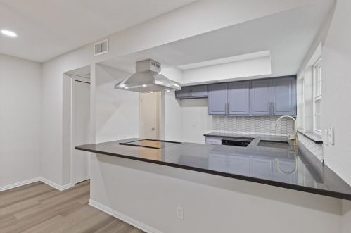 2633 Via Cordova, Carrollton TX 75006-4656 exterior