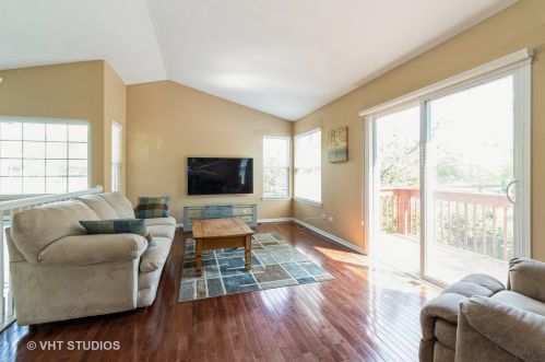 9229 Huntington Ct, Mokena, IL 60448-8898