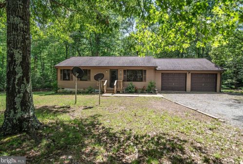 768 Bluewater Blvd, Mineral, VA 23117-4945