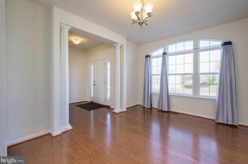 2331 Water Garden Dr, Hanover PA 17331-8319 exterior