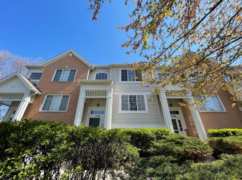 708 Hanbury Dr, Des Plaines, IL 60016-1567
