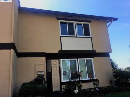 27781 Hummingbird Ct, Hayward, CA 94545-4039