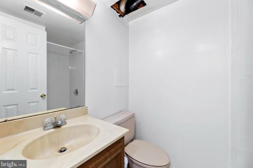 5250 Bradgen Ct, Springfield VA  22151-3505 exterior