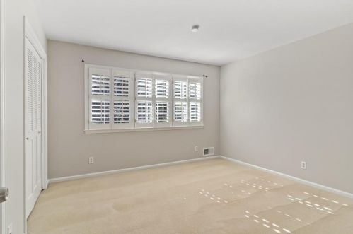 325 Hunters Gln Ct, Atlanta GA  30328-1710 exterior