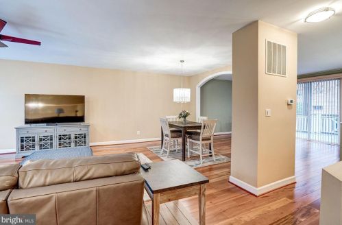 11477 Waterhaven Ct, Herndon, VA 20190-4463