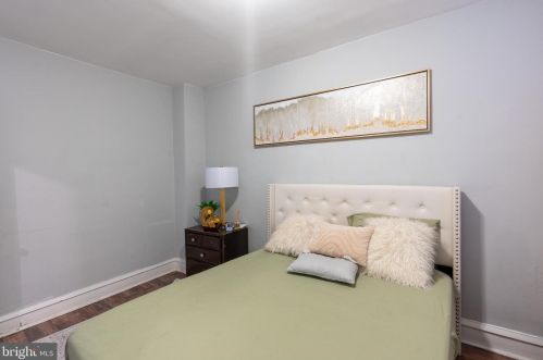 5744 12 St, Philadelphia PA 19122-4003 exterior