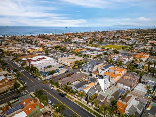 513 15th St, Huntington Beach CA  92648-4045 exterior