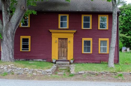 172 Halls Hill Rd, Killingly, CT 06239-3419