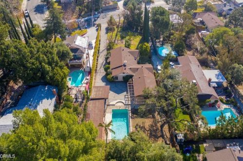 5253 Ramsdell Ave, Glendale CA 91214-3738 exterior