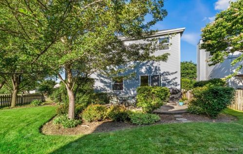 1168 Chalet Dr, Carol Stream IL  60188-3972 exterior