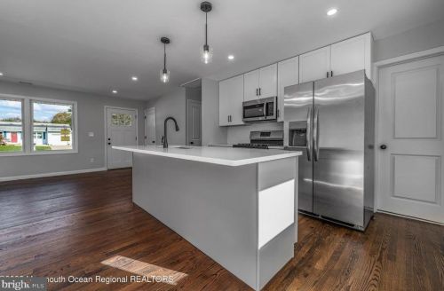36 Edison St, Berkeley Township, NJ 08721-1813
