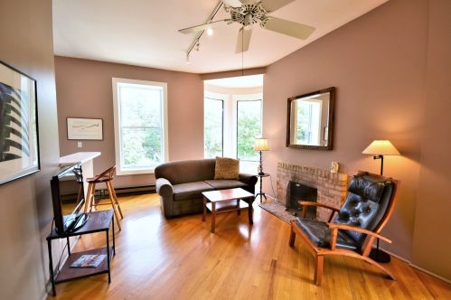 1135 Webster Ave, Chicago, IL 60614-4241