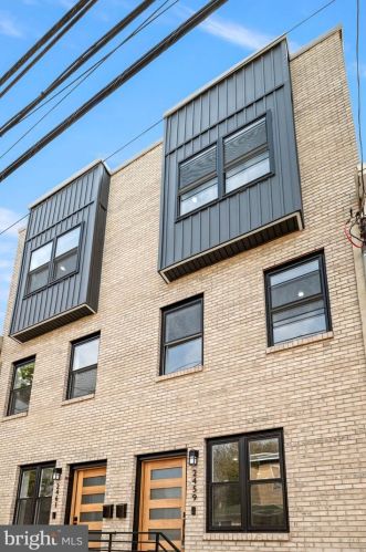 2459 Gaul St, Philadelphia PA  19125-3022 exterior