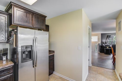 1228 Alta Vista Dr, Pingree Grove IL  60140-2057 exterior