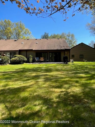 20 Hanover Ct, Tinton Falls NJ 07701-5421 exterior