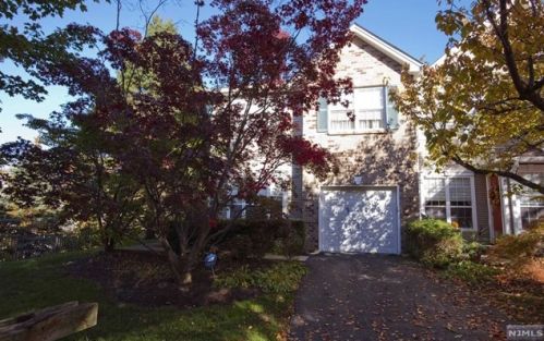 497 Shadow Mountain Rd, Mahwah, NJ 07430-2761