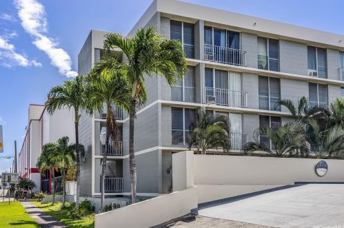 2847 Waialae Ave, Honolulu HI  96826-1820 exterior