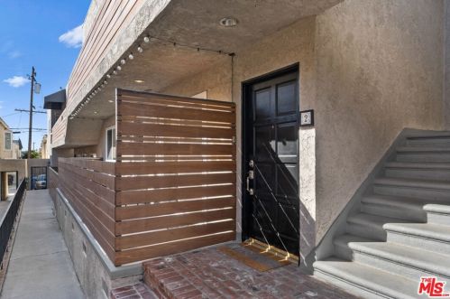 912 17th St, Santa Monica CA  90403-3225 exterior