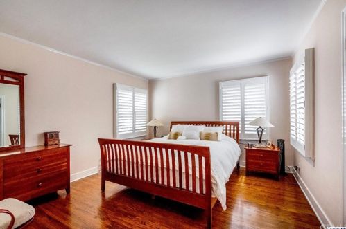 1151 Cedar St, Glendale CA  91207-1728 exterior