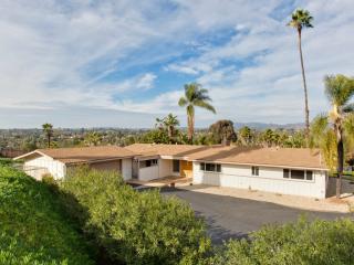 1825 Idaho Ave, Escondido, CA 92027-4807