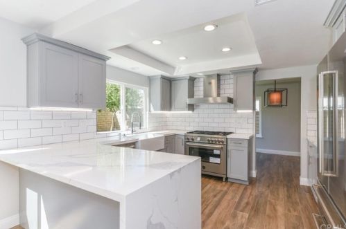 8 Henry, Irvine CA  92620-3256 exterior
