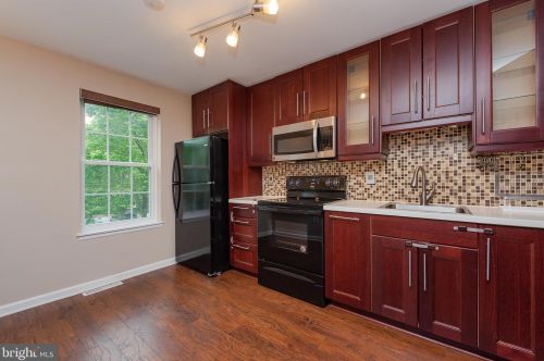 9845 Softwater Way, Columbia MD  21046-1824 exterior