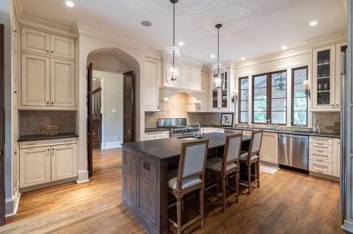 2943 Habersham Rd, Atlanta GA  30305-2847 exterior