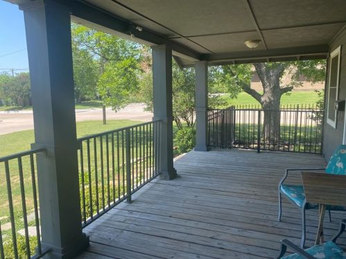 5136 Locke Ave, Fort Worth TX  76107-5216 exterior