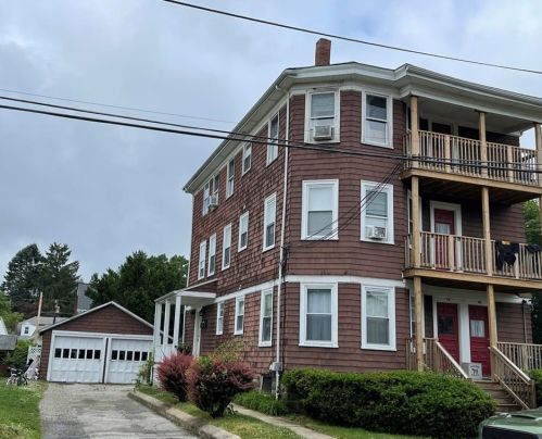 54 Tucker St, Lincoln, RI 02865-2100