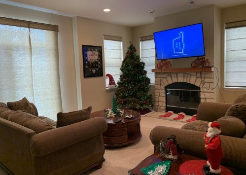 188 Goldenhill St, Carol Stream IL  60188-1303 exterior