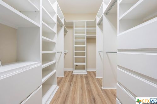 908 Cres Dr, Morgans Point TX 76513-6722 exterior