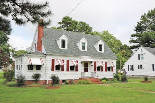 24393 Cooke St, Parksley, VA 23421-2707