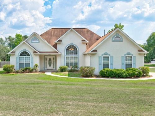 104 Crossing Dr, Stockbridge, GA 30281-5882