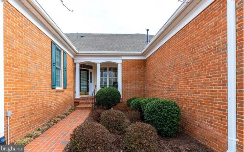 5123 Curran Creek Dr, Haymarket, VA 20169-6217