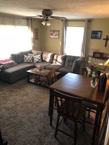 5573 Suburban Rd, Decatur, IL 62522-1024