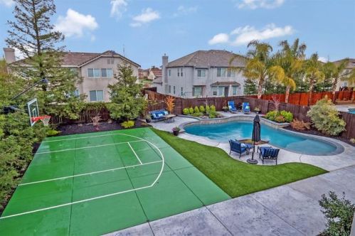 521 Bodeson Ct, Ripon, CA 95366-9397