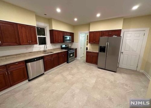 404 38th St, Paterson, NJ 07504-1414