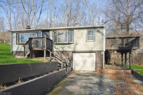 6 Pine Ridge Rd, Wantage, NJ 07461-1429