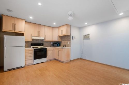 1925 Vassar St, Glendale CA  91204-2926 exterior