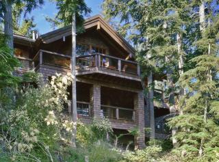 186 Sunrise Bluff Ln, Doebay, WA 98279-5033