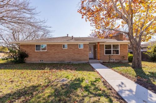 8446 Bocowood Dr, Dallas, TX 75228-5921