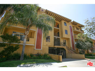 850 Hudson Ave, Los Angeles CA  90005-3819 exterior