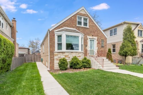 7204 Farwell Ave, Chicago, IL 60631-1145