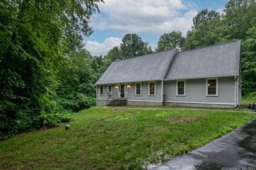 97 Old Tavern Ln, Coventry, CT 06238-1356